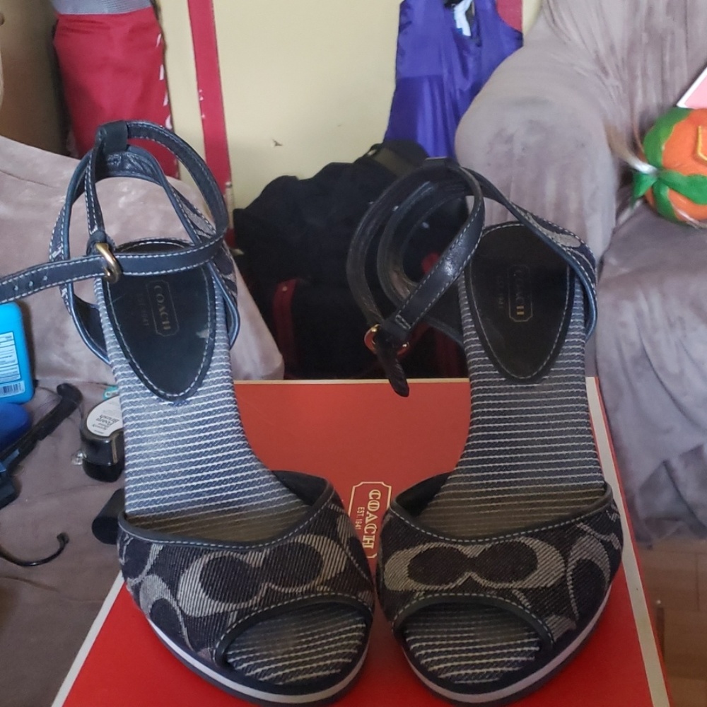 Shoes - Picture 3 of 3